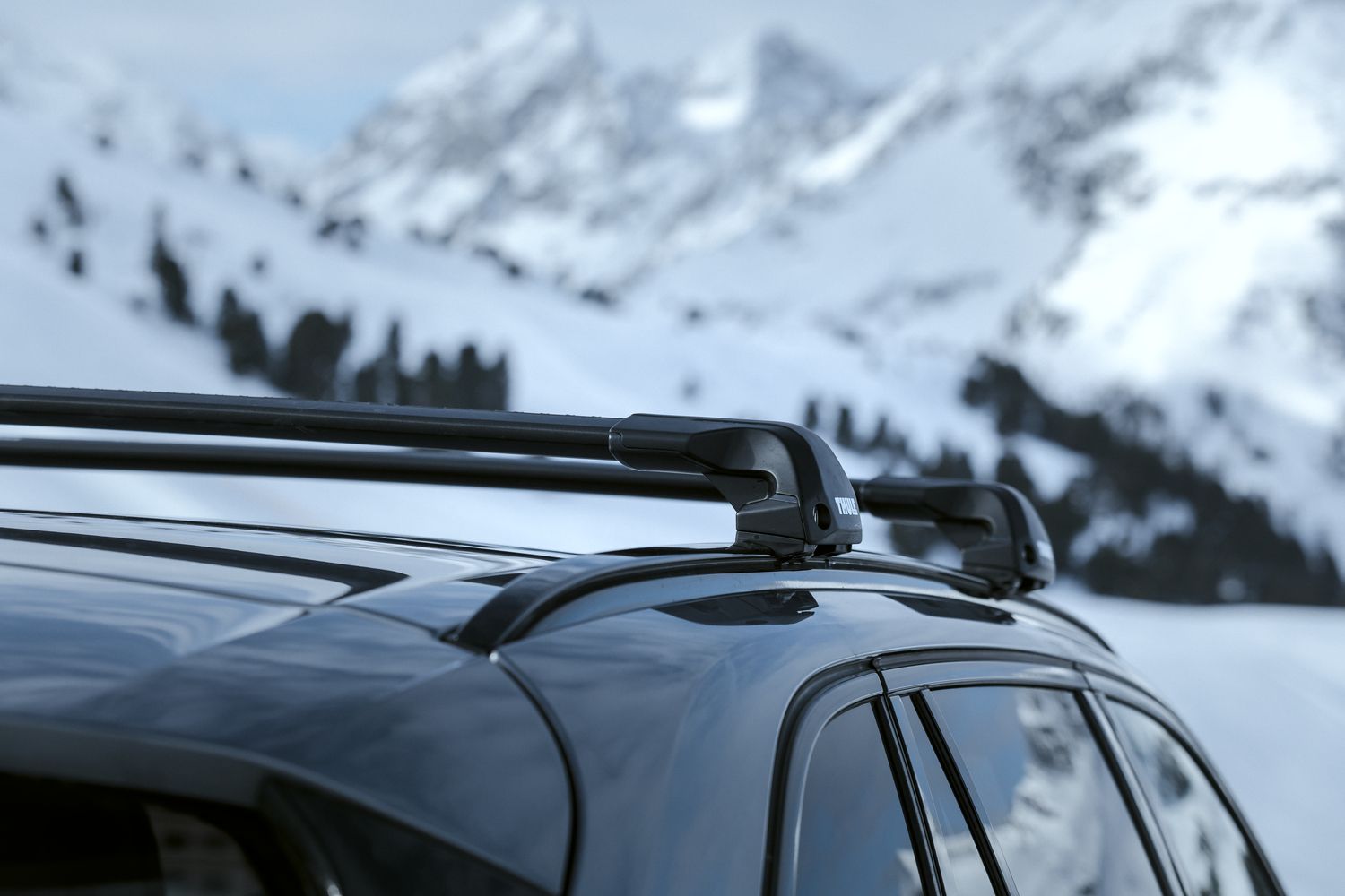 a thule evo flush roof rack